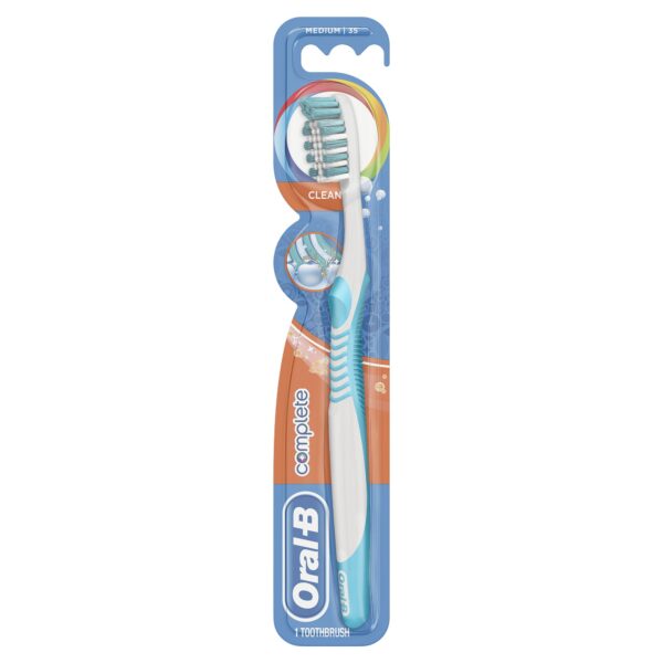 Oral-B Complete Clean 35 Medium Manual Toothbrush,White/Blue